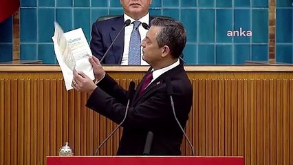 Özgür Özel'den Bahçeli'ye 'para kulesi' yanıtı: Önce kağıdı yırttı, sonra valizi çıkardı