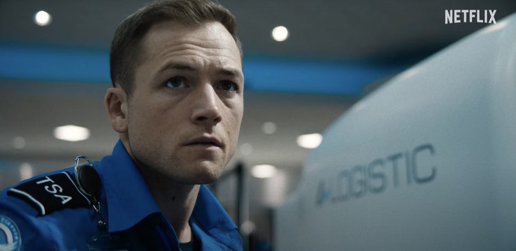Carry-On (Netflix) : la bande-annonce du film de Noël qui fait le plein d'action avec Taron Egerton etJason Bateman