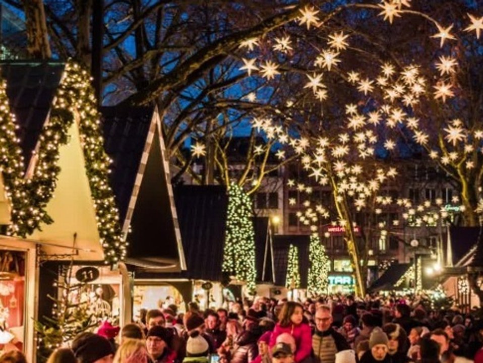 Weihnachtsmarktpreise 2024: Das kosten Glühwein und Co.