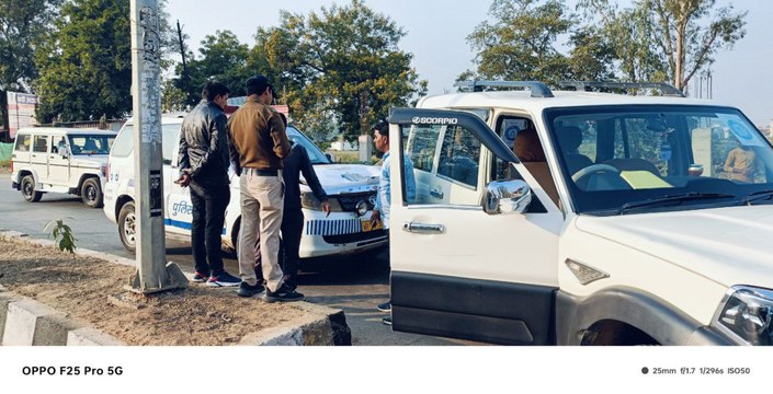 जीप से टकराई डायल-100, टला बड़ा हादसा