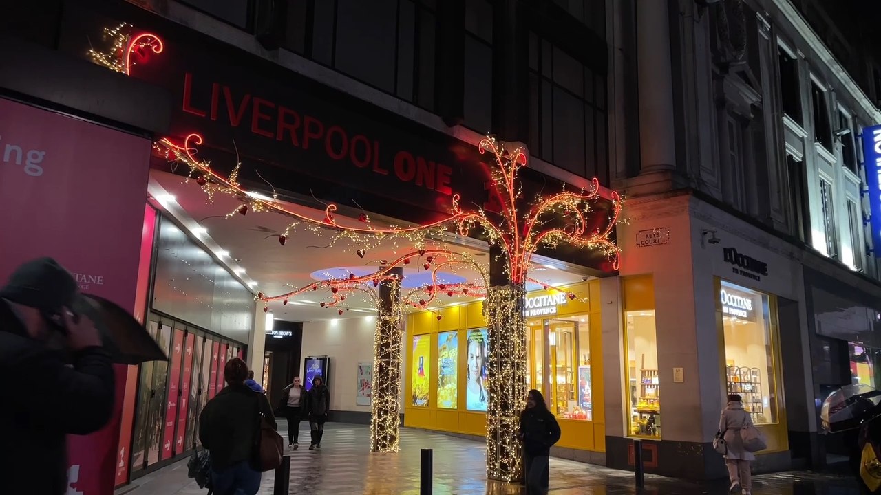 Extended opening hours for Christmas shoppers