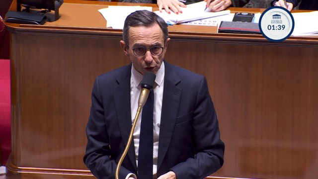 Motion de censure : le camp Barnier fait peser la menace du « chaos » à l'Assemblée nationale