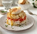 Timbal de patatas, bacalao y huevo poché - Cocina Fácil