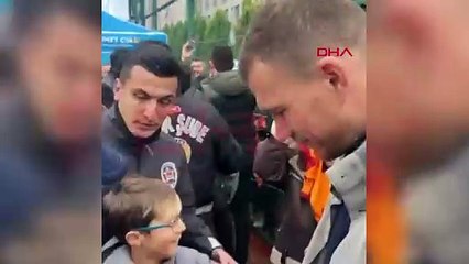 Fenerbahçe kaptanı Edin Dzeko, Galatasaraylı hayranını geri çevirmedi
