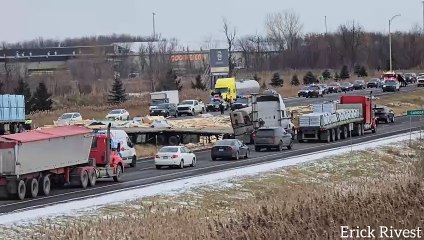 Autoroute 30 Fermée le 3 Décembre à Cause d’un Déchargement de Camion 🚧