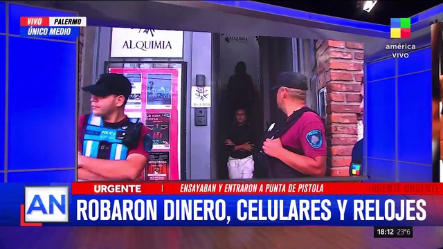 🔴 INSÓLITO: Le robaron al elenco de una obra de teatro y les pidieron UN SALUDO A LOS ACTORES