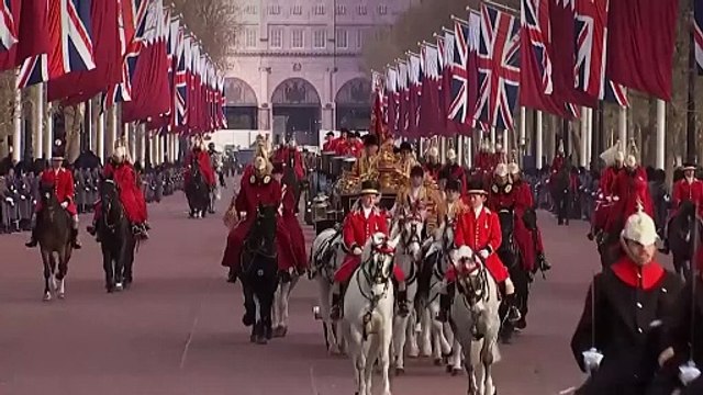 استقبال شاهانه از امیر قطر در لندن؛ چارلز سوم، پادشاه بریتانیا به پیشواز رفت