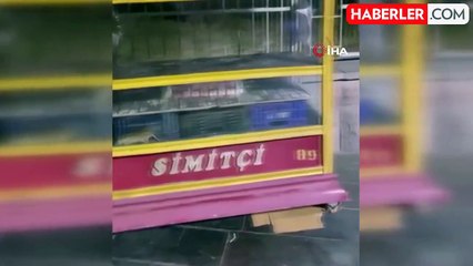 Ankara'da Seyyar Simit Tezgahında Fare Görüntülendi