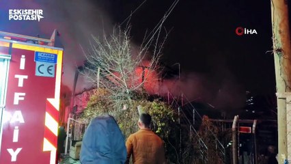 Eskişehir'de soğuk havada yangına yakalanıp evsiz kaldılar