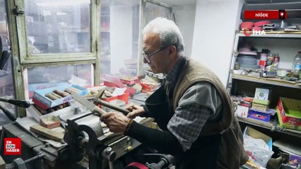 Niğde'de çırak bulamayan bıçakçı eşiyle iş arkadaşı oldu