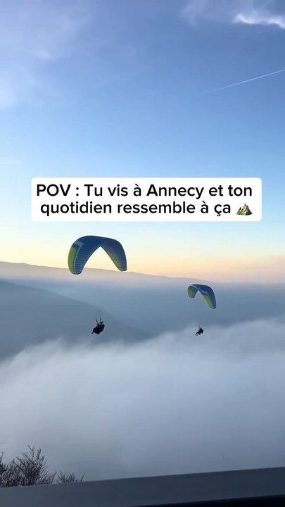 Tu vis à Annecy et ton quotidien ressemble à ça 🥰   🎁 Tous nos bons plans à retrouver en bio ! ❤️‍🔥  👉🏻 Abonne-toi au Petit Mauda pour plus d'inspiration ! 🌳  ©️ Crédits : @sabbb  #petitmauda #guide #pepite #anepasmanquer #annecy #france #paysage #h