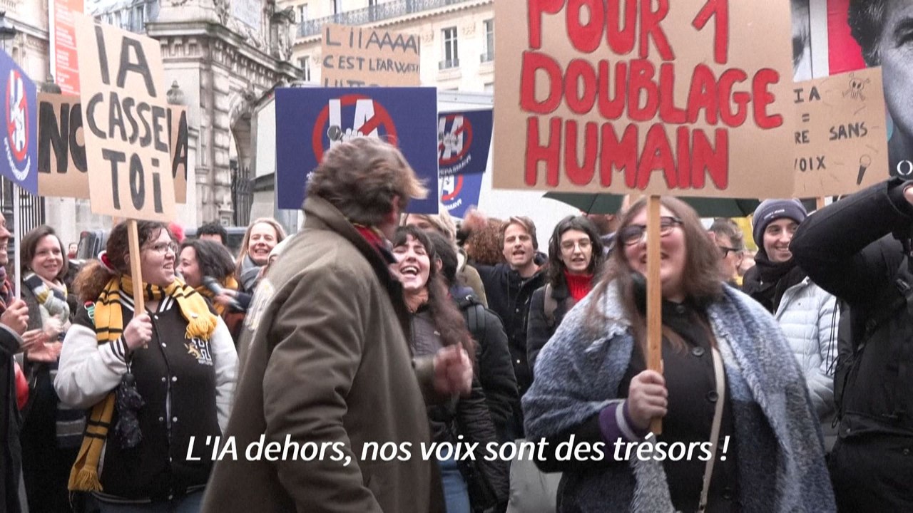 Comédiens et auteurs de doublage manifestent contre l'IA
