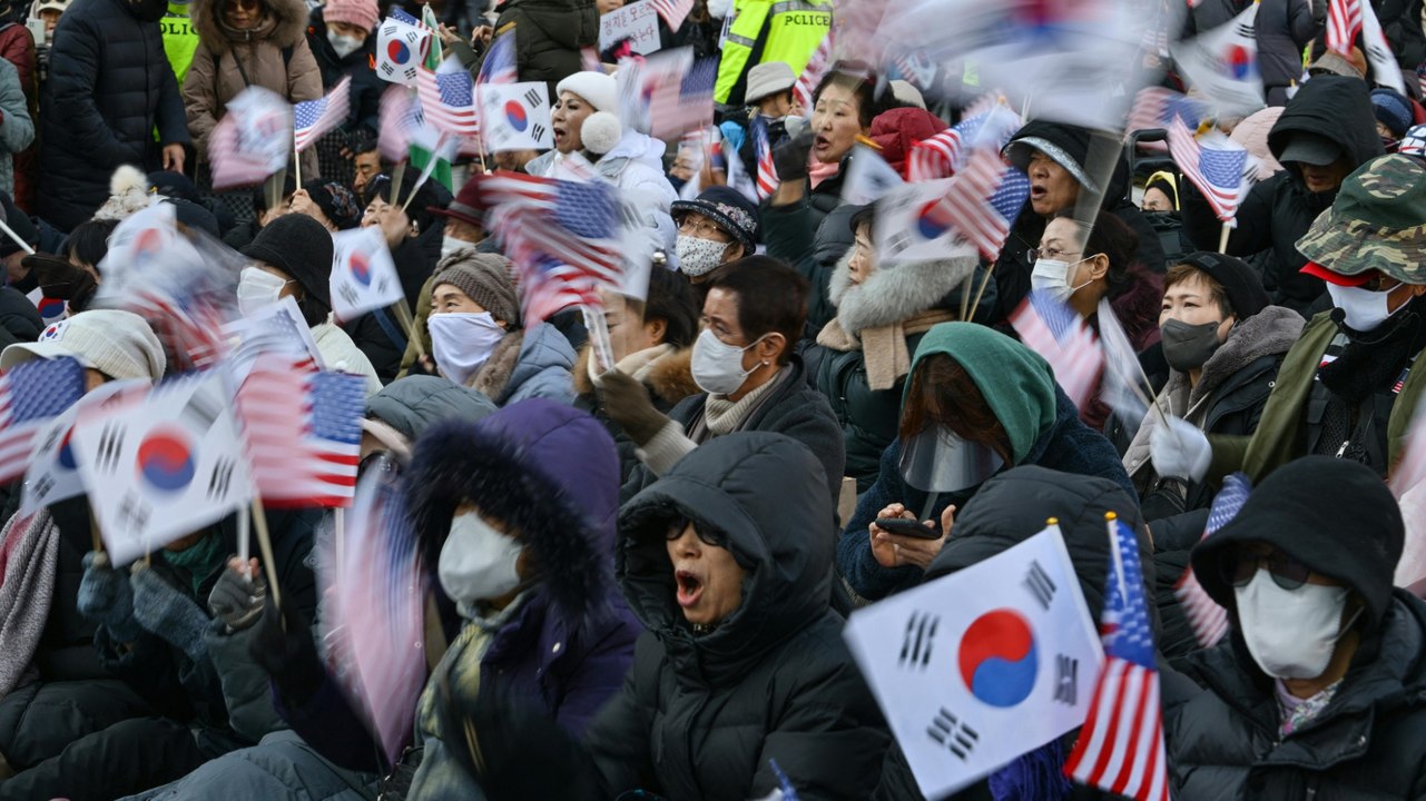 Nach Aufebung des Kriegsrecht: Amtsenthebungsverfahren gegen Präsidenten