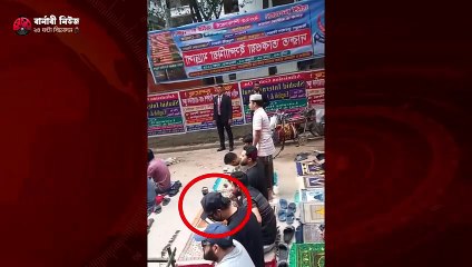 ঢাকার রাস্তায় আতিফ আসলামের নামাজ পড়ার ভিডিও ভাইরাল