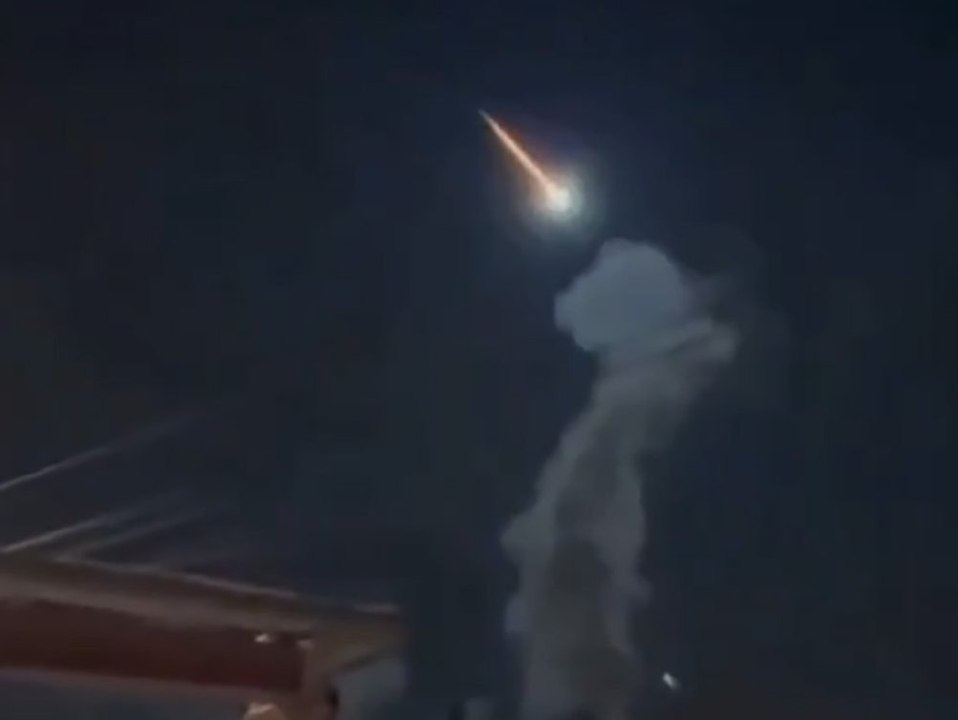 Feuerball: Asteroid explodiert am Nachthimmel