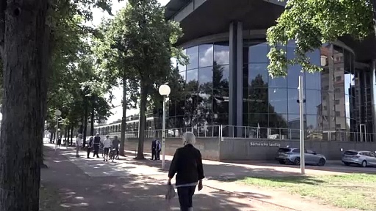 CDU und SPD in Sachsen einigen sich auf Koalitionsvertrag für Minderheitsregierung