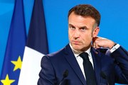 Motion de censure : quelle attitude adopter pour Emmanuel Macron ?