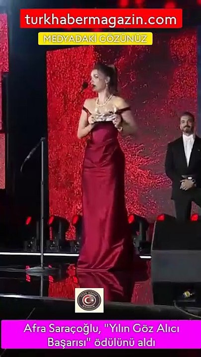 Afra Saraçoğlu, “Yılın Göz Alıcı Başarısı” ödülünü aldı