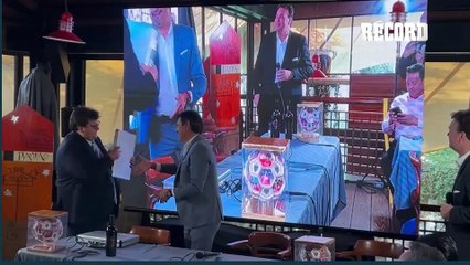 Entrega de la PLAYERA conmemorativa a CARDOZO