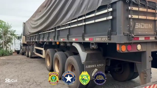 Carreta com vinhos e roupas contrabandeados é apreendida em Apucarana