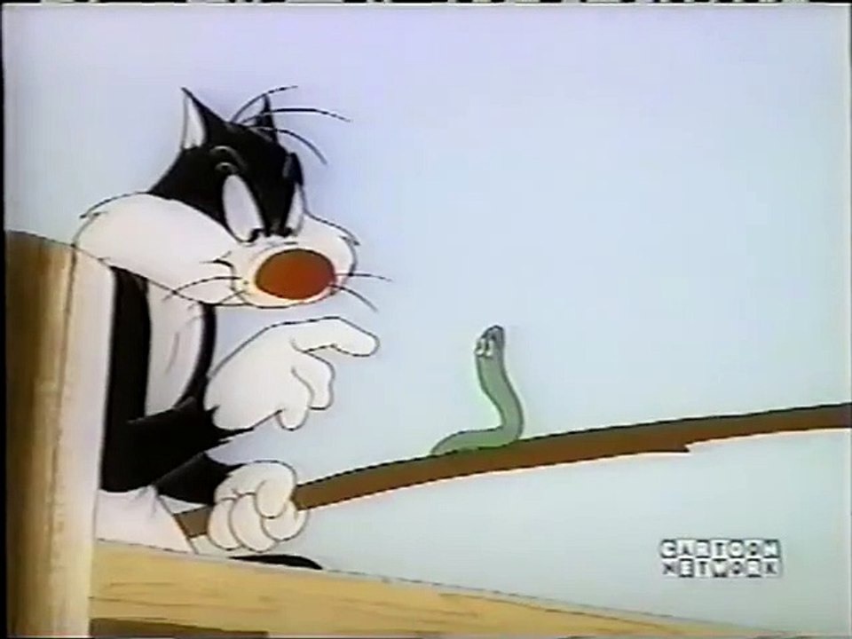 Sylvester and Tweety.Sandy Claws_Fish eats Sylvester