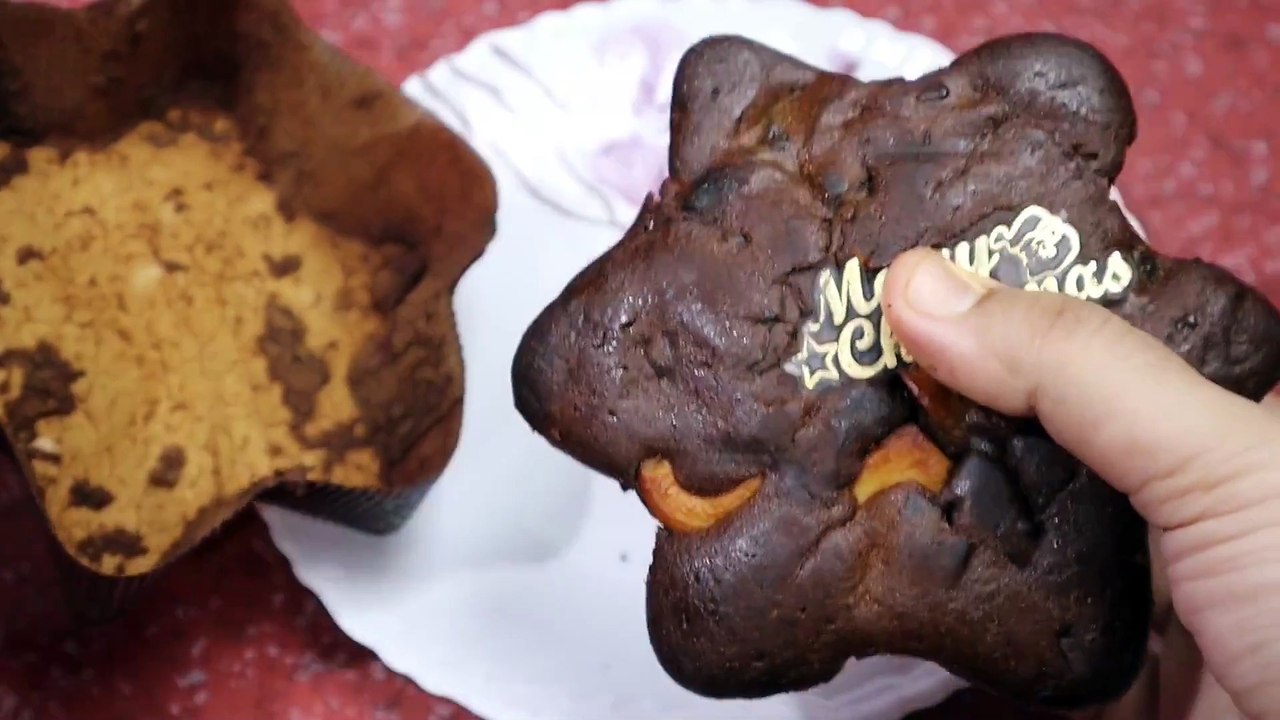 CHRISTMAS CAKE CUTTING