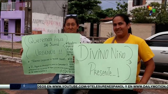 En los barrios Bañados De Asunción , Paraguay exigen provisión de agua