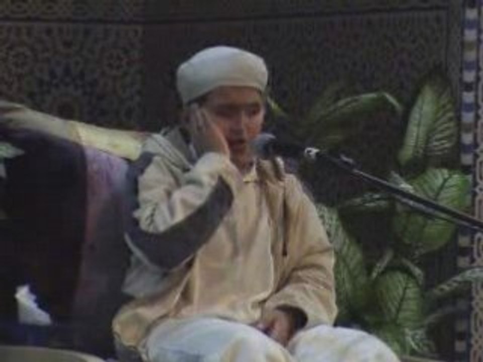 طفل معجزة بالقرآن child