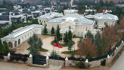 FETÖ'nün Varlık Fonu'na devredilen malikanesine Türk bayrakları çekildi