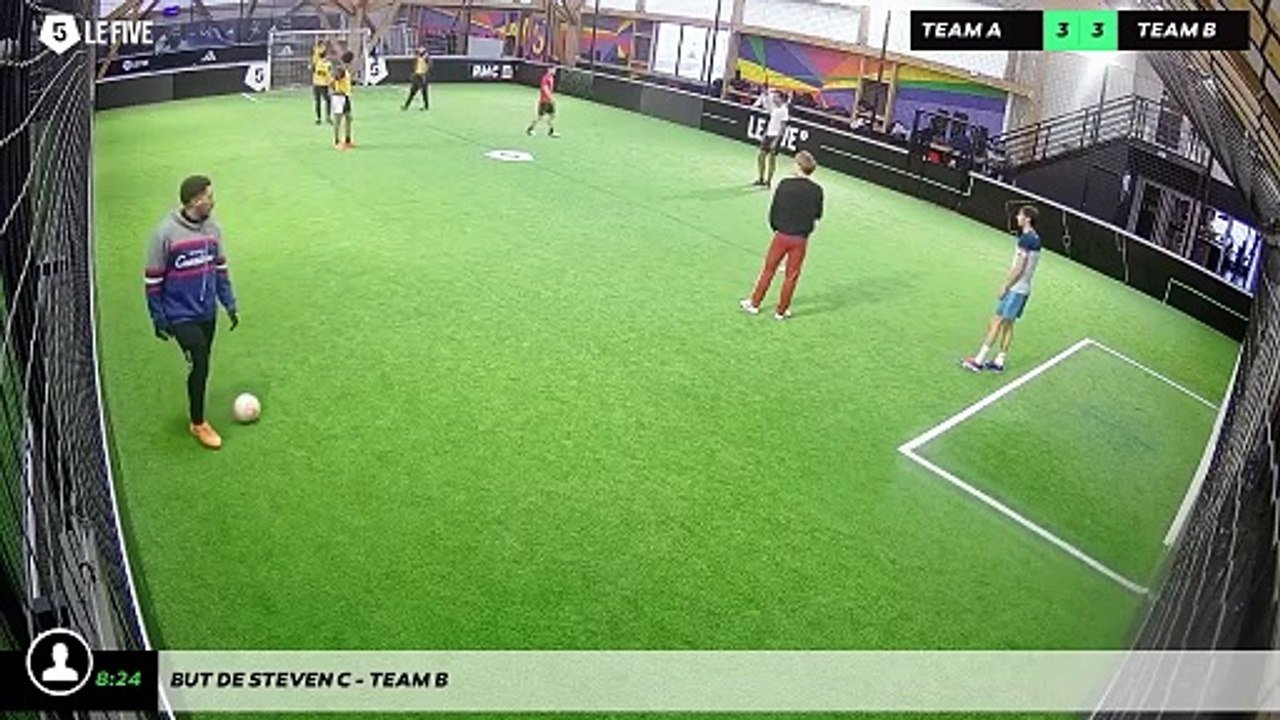 But de Steven C - Team B