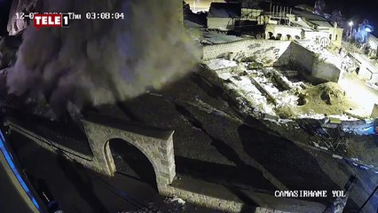 Kapadokya'da peribacası bir anda çöktü