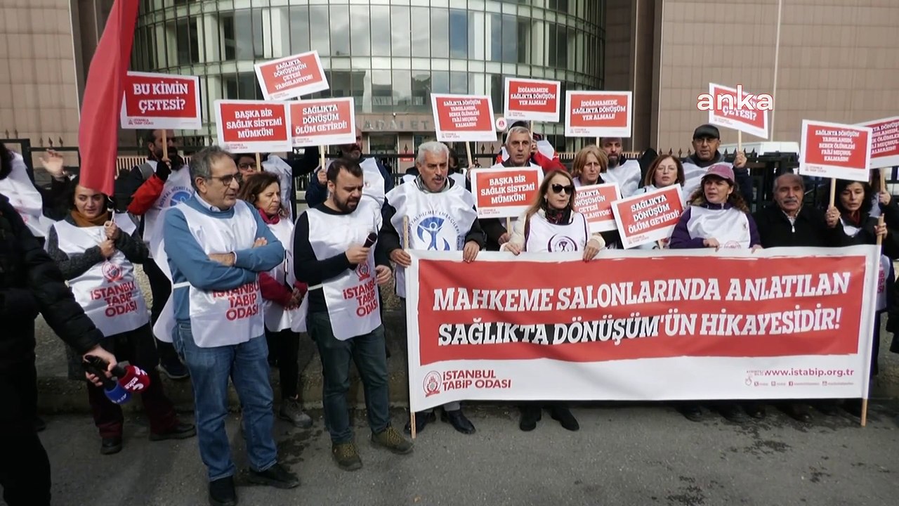Doktorlardan, Yenidoğan Çetesi Davası'nın görüldüğü adliye önünde açıklama