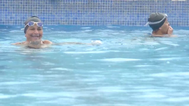 bd-natacion-ejercicios-para-la-salud-de-adultos-mayores-051224