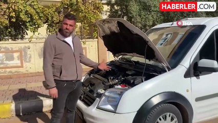 Aracında Fareyi Konuşarak İkna Etmeye Çalıştı