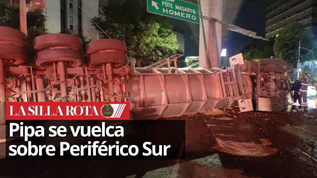 Pipa volcada sobre Periférico provoca caos vial