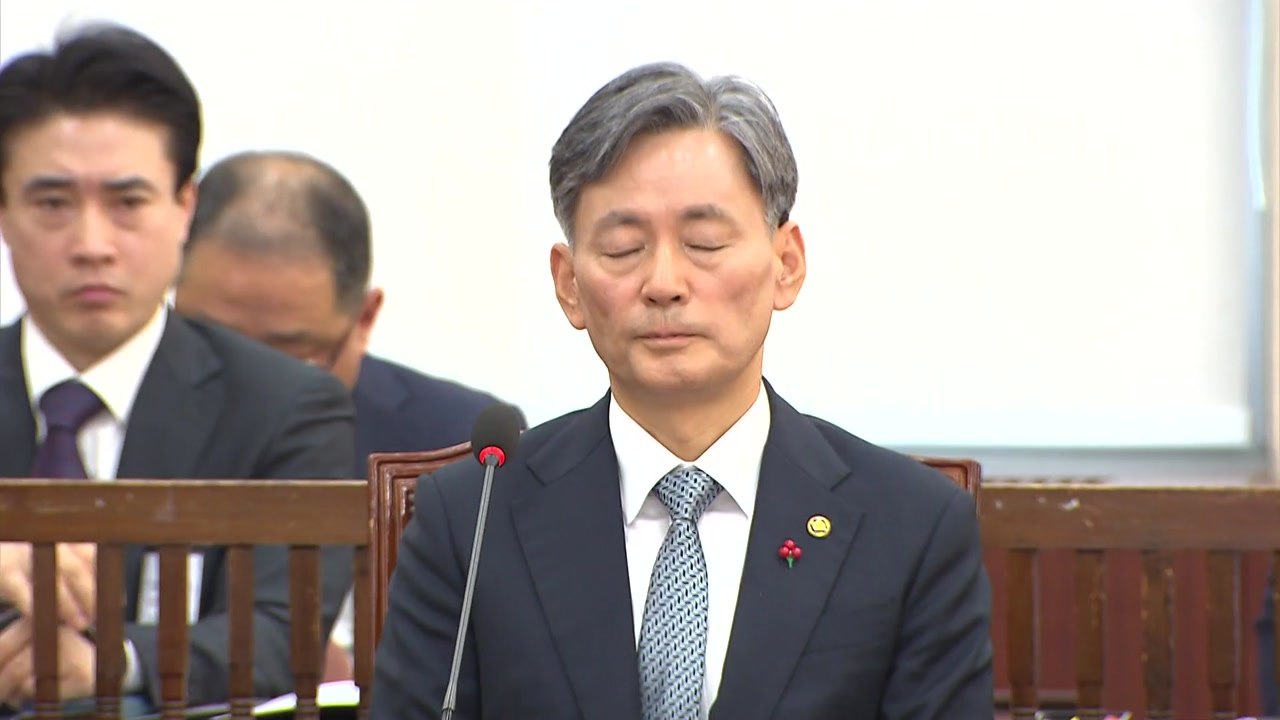선관위 "계엄군, 당직자 휴대전화 압수...출입 통제" / YTN