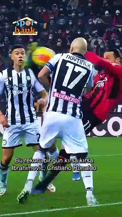 Bastonuyla bile oynar! Şampiyonlar Ligi tarihinin en yaşlı golcüsü Pepe
