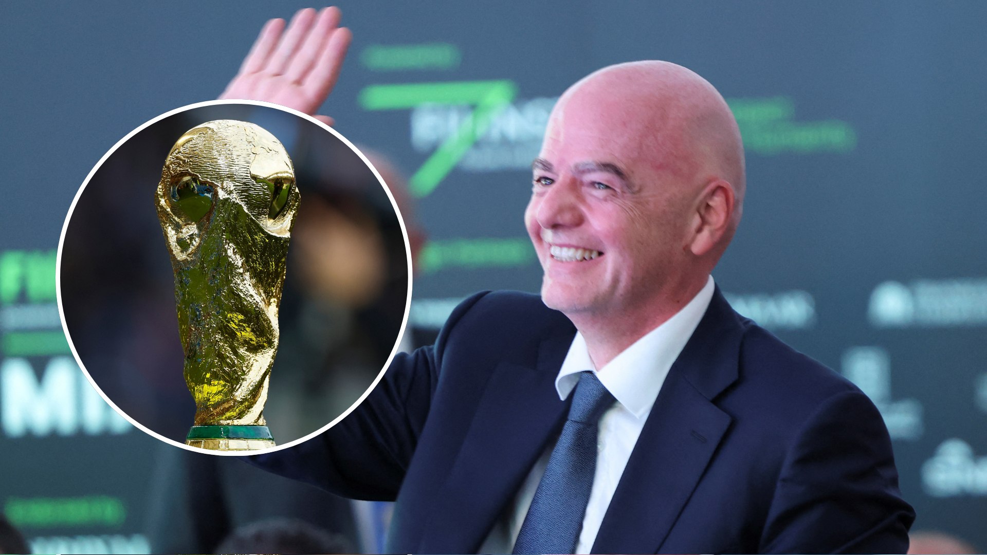 (VIDEO) Ronaldo Nazário Asks Gianni Infantino Why FIFA Didn't Launch