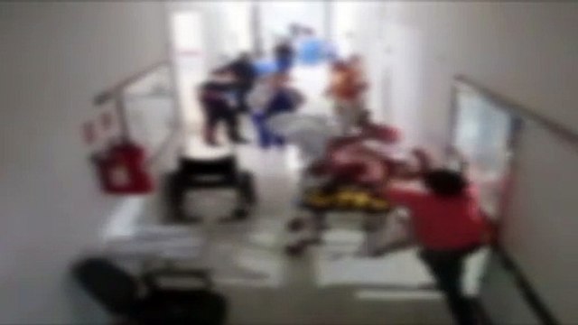 Mulher invade hospital e esfaqueia companheiro com cerca de 30 facadas no Paraná
