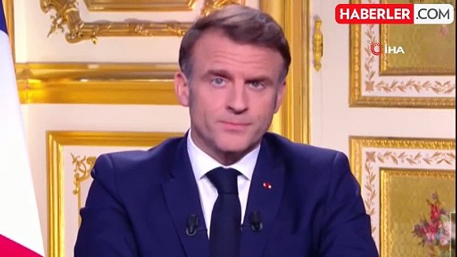 Macron, Aşırı Sağ ve Aşırı Sol'un Cumhuriyet Karşıtı Cephe Kurduğunu Belirtti