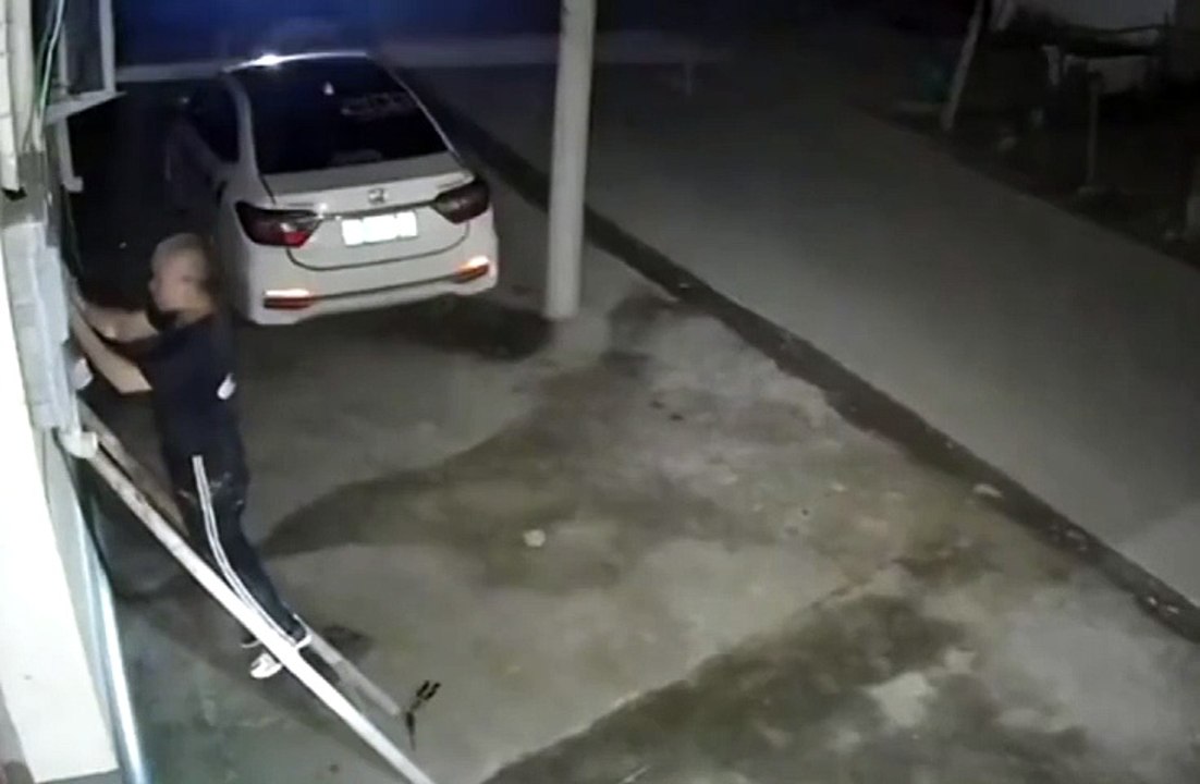 Don't play with electricity shocking video ever