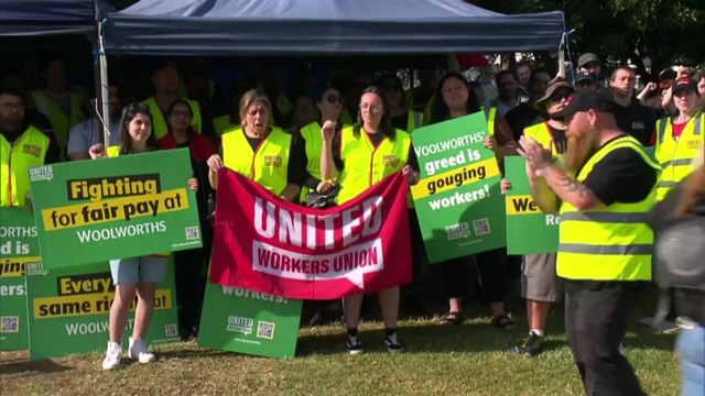 As Woolworths faces Christmas with empty shelves, it is asking Fair Work to order its staff back onto the job