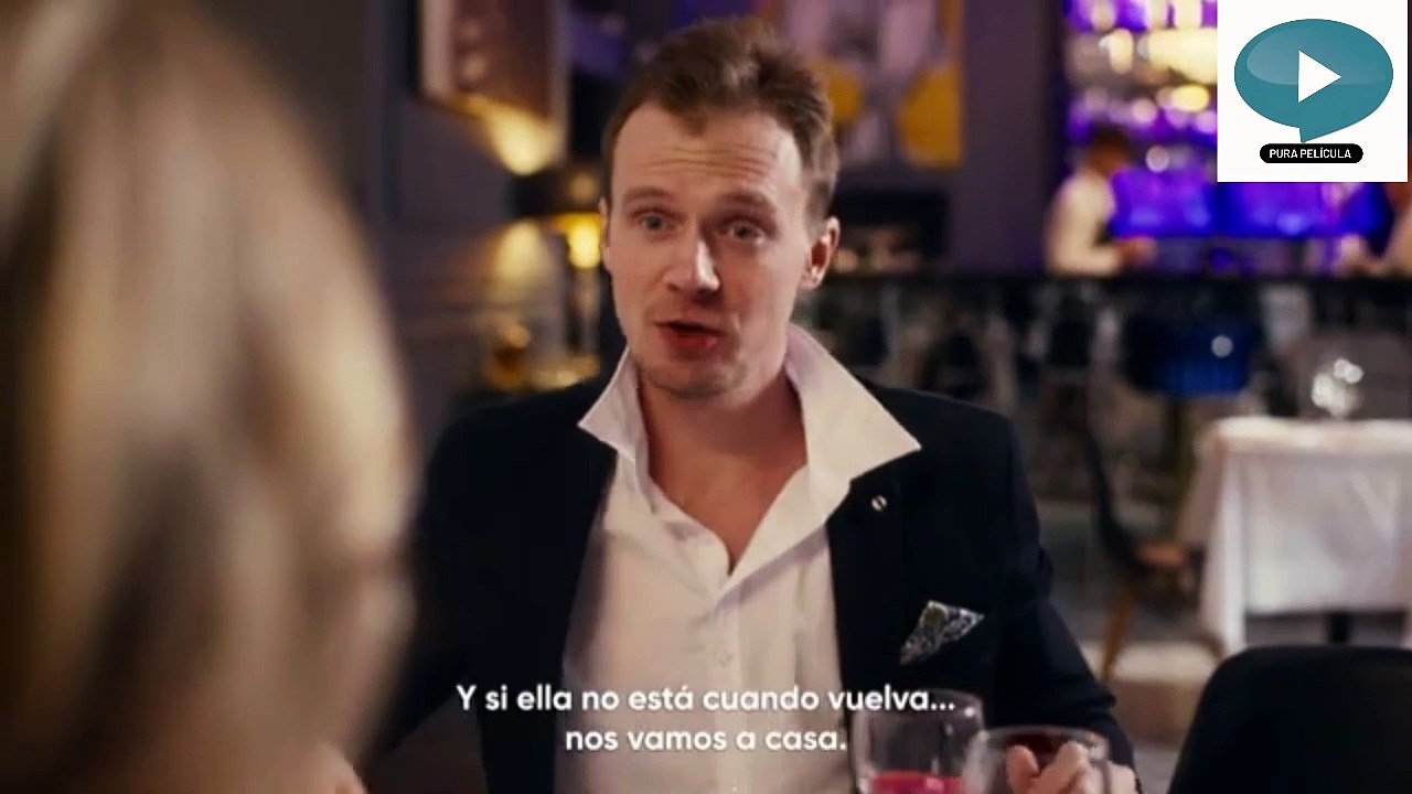 Hombre Ignora la angustia de su esposa drama en latino
