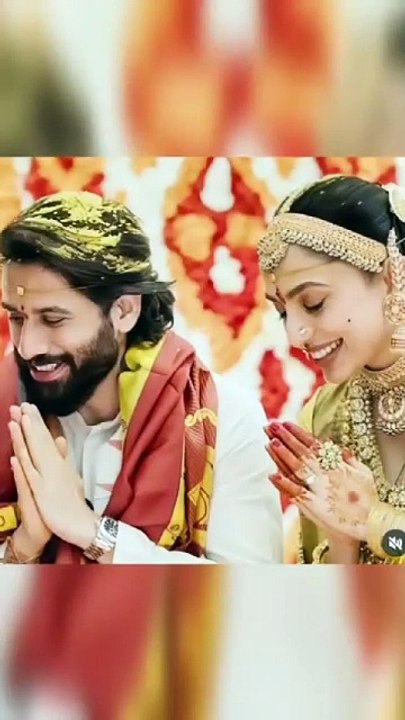 పసుపు బట్టలతో నాగచైతన్య శోభిత కళకళలాడుతున్న కొత్తజంట