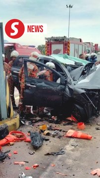 Teen dies in crash at Sungai Dua toll plaza