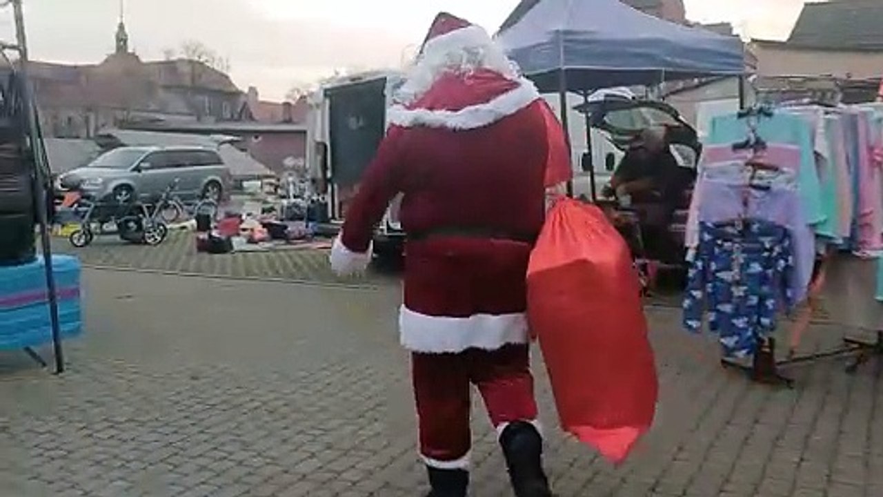 Św. Mikołaj na targowisku w Sławnie