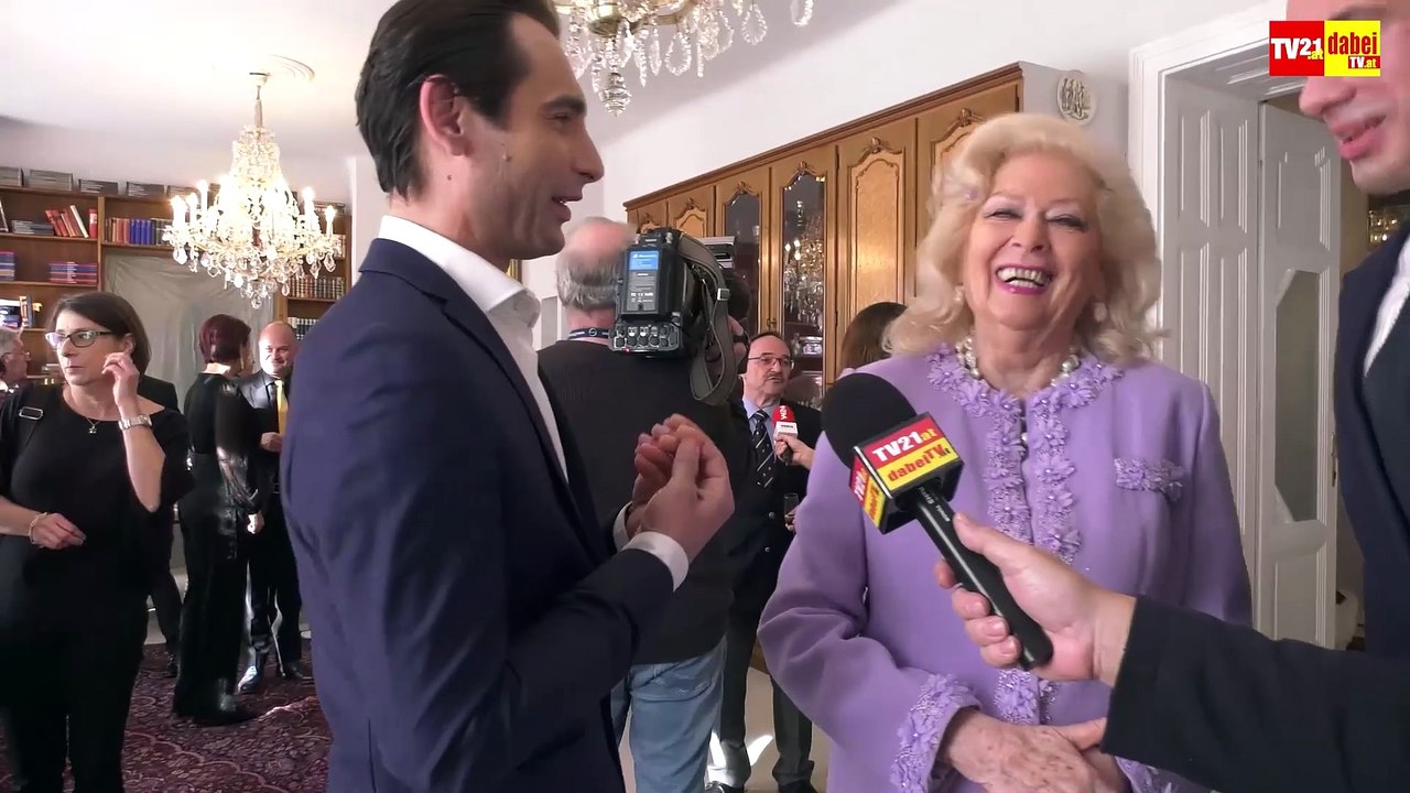 Prof. Birgit Sarata präsentierte Maya Hakvoort,  Stargast des 122. Wiener ZuckerBäckerball