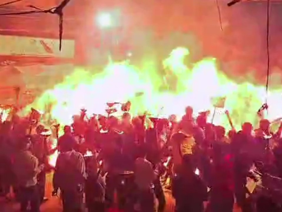 Feuer-Inferno bei Prozession: Viele Verletzte