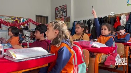 Resmi Gazete'de yayımlandı: 4 yıl boyunca değiştirilemeyecek! Okullardaki serbest kıyafet uygulaması kaldırıldı