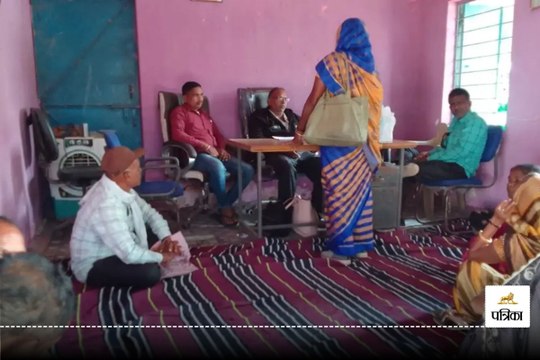 महिला सरपंच ने खाया जहर